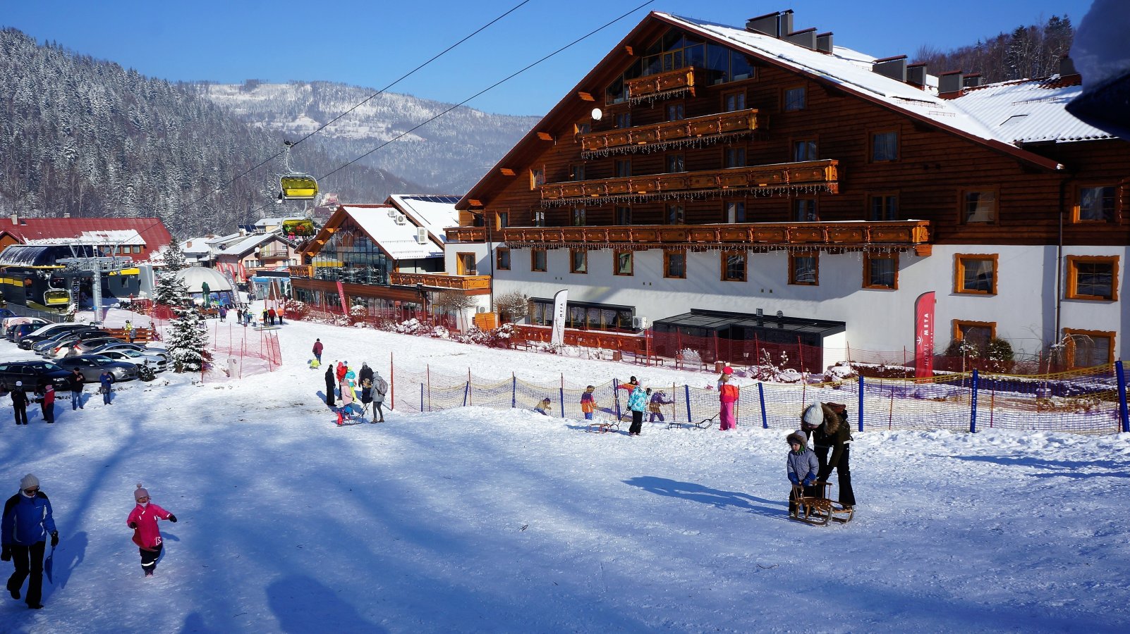 Hotel przy stoku narciarskim